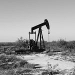 Ropný trh zostáva stabilný uprostred geopolitických a environmentálnych napätí