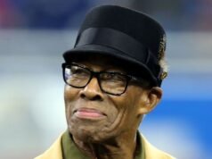 Legenda NFL „živá a zdravá“, keď bola rodina nútená popierať tvrdenia, že zomrel