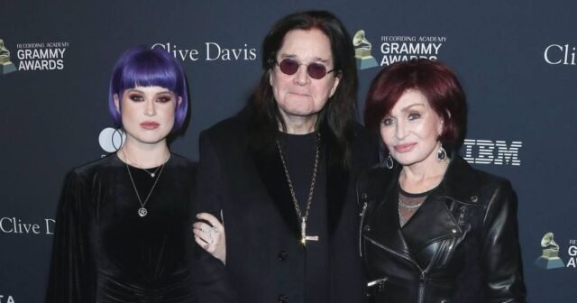 0_Kelly-Osbourne-and-her-family-are-preparing-for-their-first-Christmas-without-Ozzy.jpg