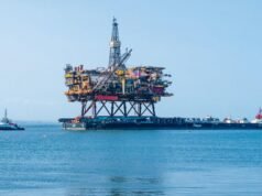 Svetové ceny ropy klesali štvrtý mesiac po sebe