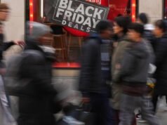 Američania minuli na čierny piatok rekordnú sumu