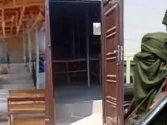 Teroristi zaútočili na kostol Cherubimov a Serafov v Kogi a počas nedeľnej bohoslužby unášali veriacich