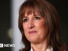 Číslo 10 popiera, že Reeves zavádzal verejnosť pri príprave rozpočtu