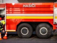 Pri požiari bytu vo Vranove nad Topľou prišla o život jedna osoba