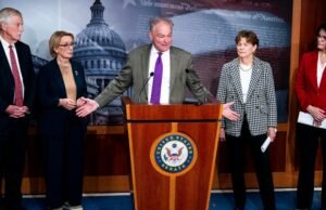 Toto je 8 senátorských demokratov, ktorí hlasovali za ukončenie odstávky