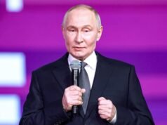 Putin povedal, že Rusko dobyje Donbas násilím, ak ho nepostúpi Ukrajina