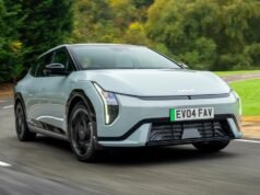 2026 Kia EV4 Fastback príde v januári, aby prevzala Teslu Model 3