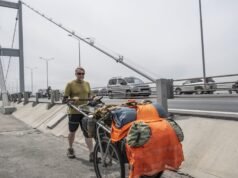 Po 27 rokoch chodenia má Bushby prejsť cez Slovensko