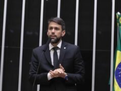 Líder União Brasil hovorí, že Fláviova predkandidácia nemala žiadny dialóg